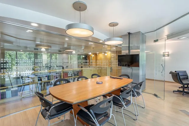EXCLUSIVO INMUEBLE EN PLAZA DE CARRETAS, JUNTO AL EMBLEMÁTICO PASEO DEL SALÓN — 5