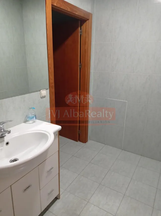 ESPECTACULAR LOCAL EN VENTA O ALQUILER EN ZONA INDUSTRIA — 30