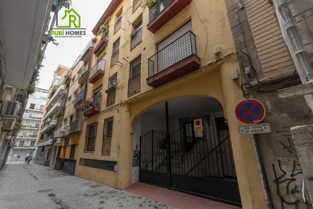 Amplio piso con garaje y trastero en el centro — 47