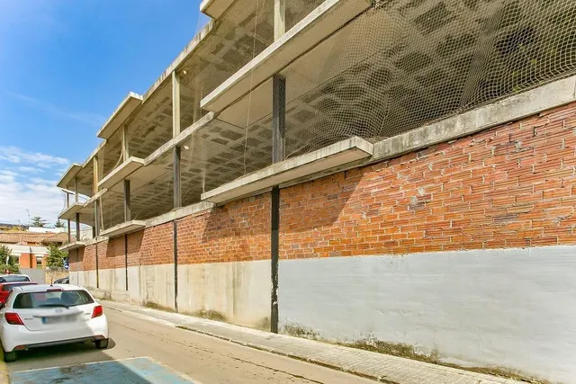 LOCAL COMERCIAL EN VENDA  A IGUALADA - PASSEIG VERDAGUER — 5