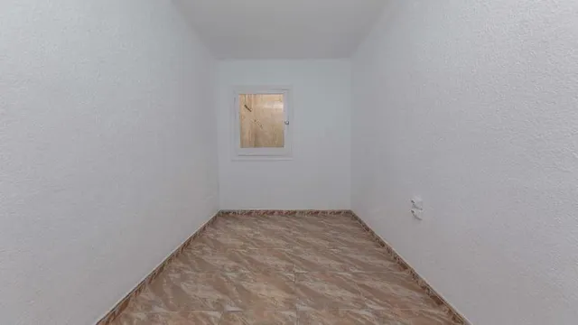 PISO EN VENTA CON INQUILINO C/ PEDRO ANTONIO DE ALARCON - BADALONA — 4