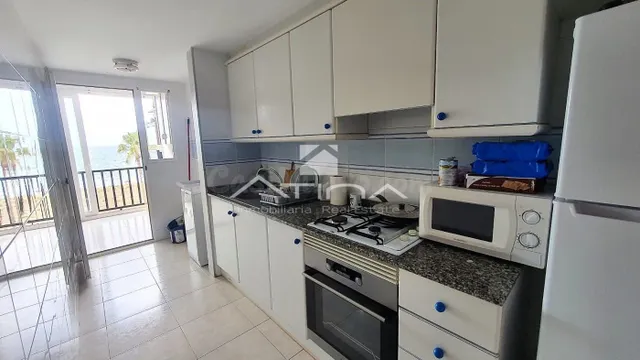 Apartamento con vistas abiertas al mar situado en 1ª línea p - foto 4