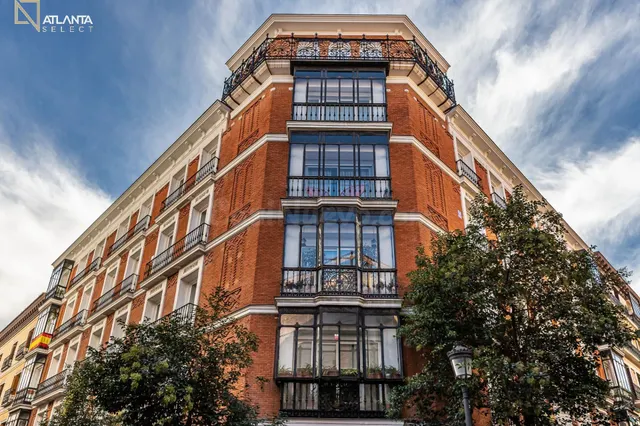 Ático Exclusivo en Calle San Agustín, Barrio de Cortes — 2