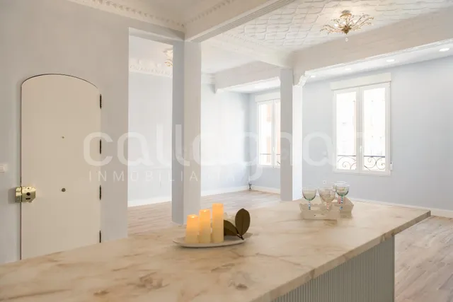 Piso reformado con encanto en Ruzafa - foto 4