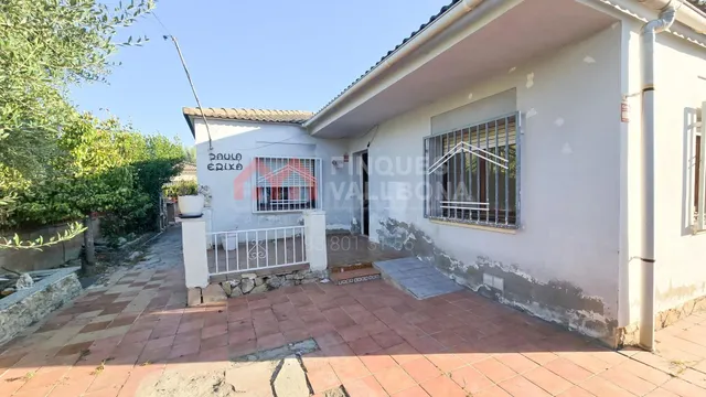 CASA CON TERRENO PARA REFORMAR EN LA TORRE DE CLARAMUNT – — 4