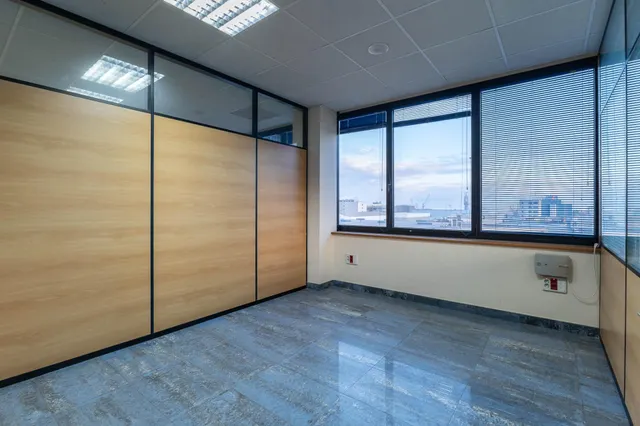 OFICINAS EN PUERTO  DE SAGUNTO — 7