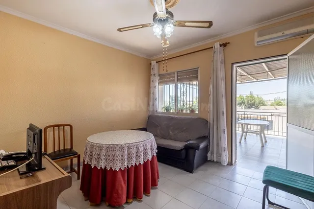 Gran casa en una sola planta con bajo de 130 m2 y solar de 3 - foto 4