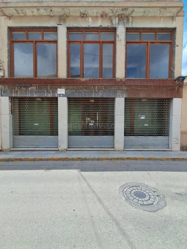 LOCAL COMERCIAL INDEPENDIENTE DE 2 PLANTAS CON POSIBILIDAD C - foto 3