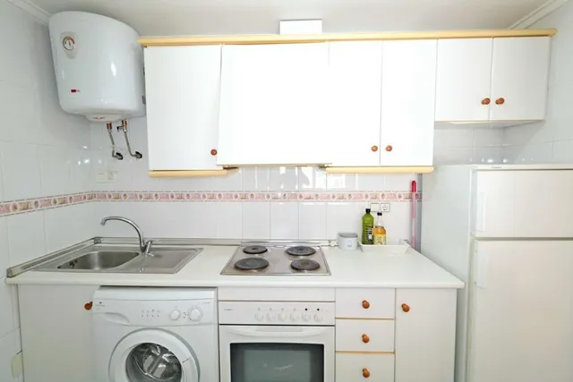 Apartamento de 2 dormitorios en Torrevieja, Alicante (Costa Blanca) — 12