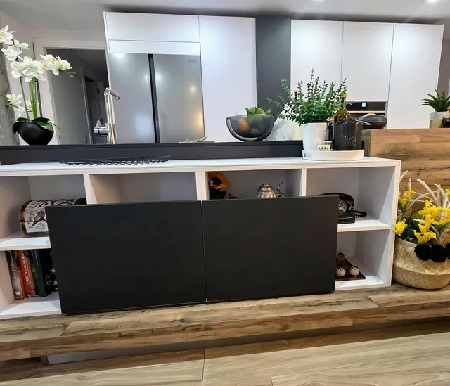 Exclusiva residencia de diseño en Primera Linea de Playa: luz mediterránea, amplias estancias y terraza frente al mar en la zona más codiciada de Málaga — 9