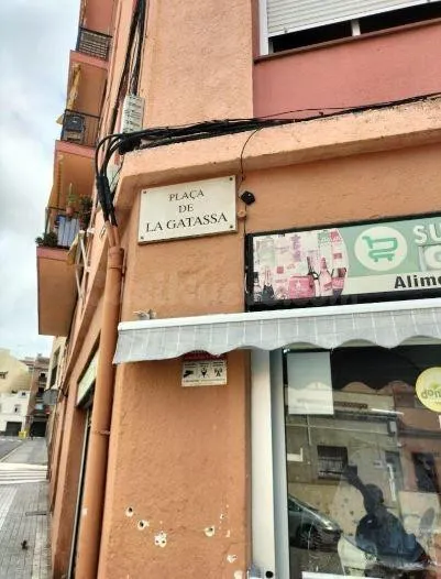 SE VENDE piso OKUPA en C PZ GATASSA,2 Esc:1 Pl:4 Pt:02 Matar - foto 2