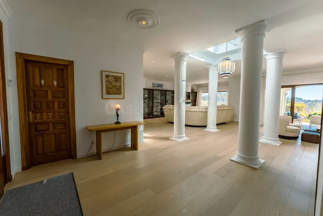 Chalet 4 habitaciones 667m² en venta - Costa del Sol — 4