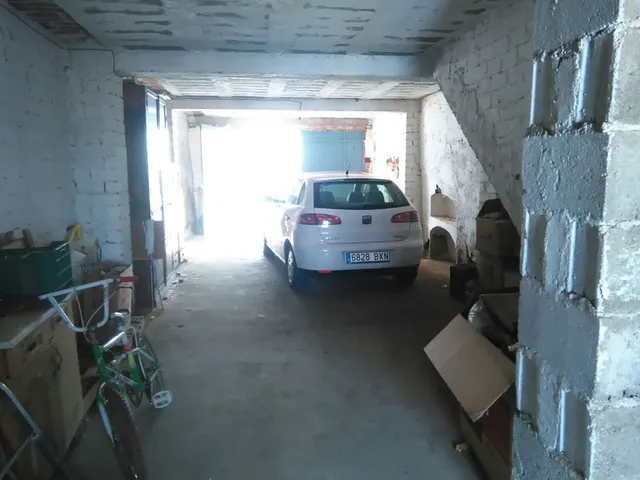 COCHERA CON VIVIENDA Y PATIO — 5