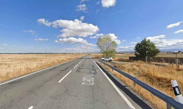 SE VENDE nave industrial OKUPA en C Turégano S/N de Turéga - foto 4