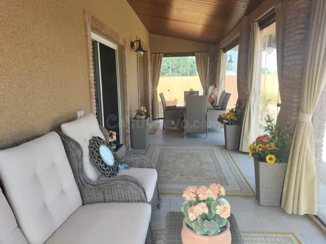 VILLA CON PARCELA Y PISCINA PRIVADA EN FORMENTERA DEL SEGURA - foto 2