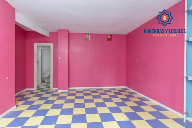 Local comercial en venta en calle agustina de aragón — 7
