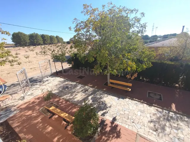 Casa rural con piscina cubierta, zonas deportivas y múltiple