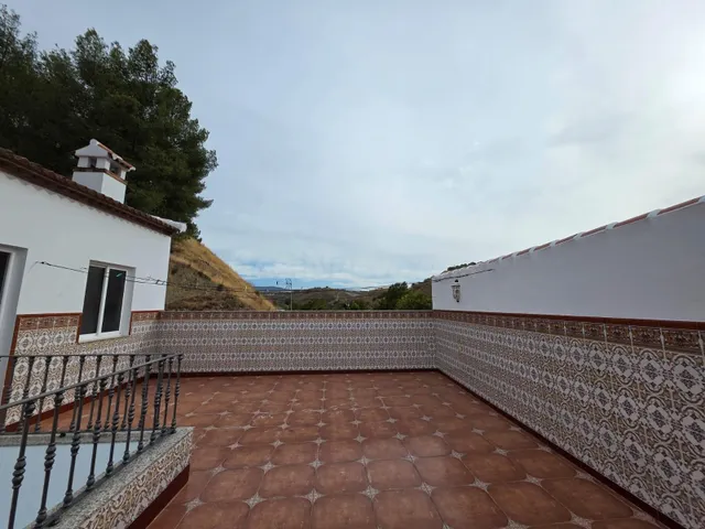 AMPLIA CASA EN CUEVAS BAJAS SALE A LA VENTA¡¡¡¡¡¡¡¡¡¡¡ - foto 3