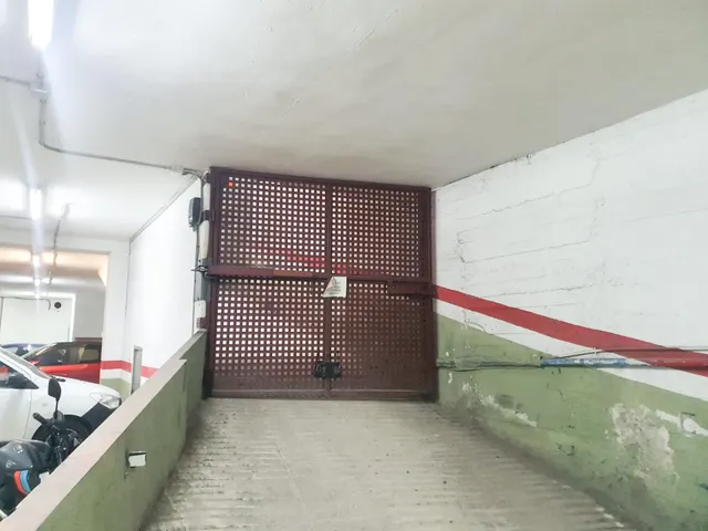 PARKING PARA COCHE + TRASTERO EN PARC I LA LLACUNA - BARCELONA — 21