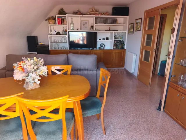 EXCELENTE ATICO MUY REFORMADO EN BARRIO SAN CRISPIN - foto 5