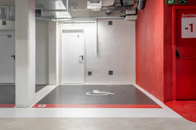Parking 25m² en alquiler - Zona Avinguda Barcelona — 36