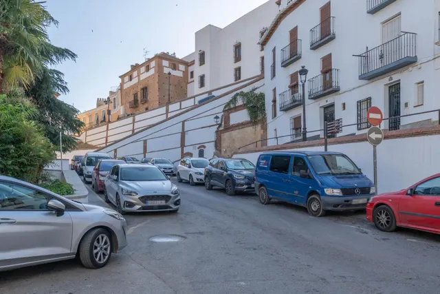 SEDUCTOR LOCAL ESQUINADO EN PLENO CENTRO DE GUADIX!!!!!!!!!!!!!!! — 28