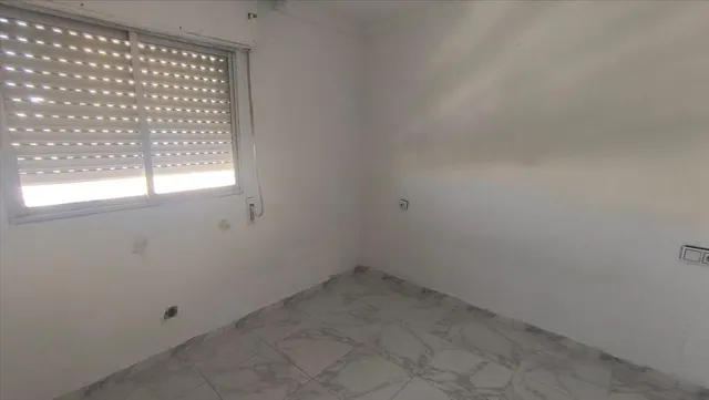 Piso de 76 m2 con 3 dormitorios y ascensor en Jerez Sur — 10