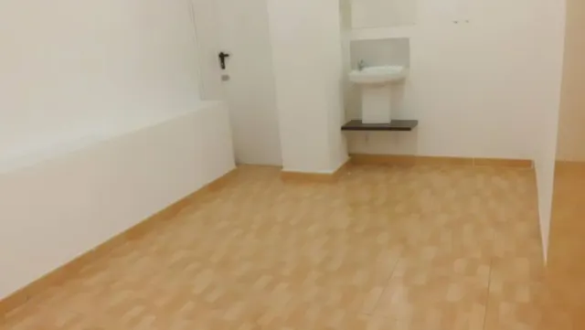 LOCAL COMERCIAL CALLE PREFERENTE — 16