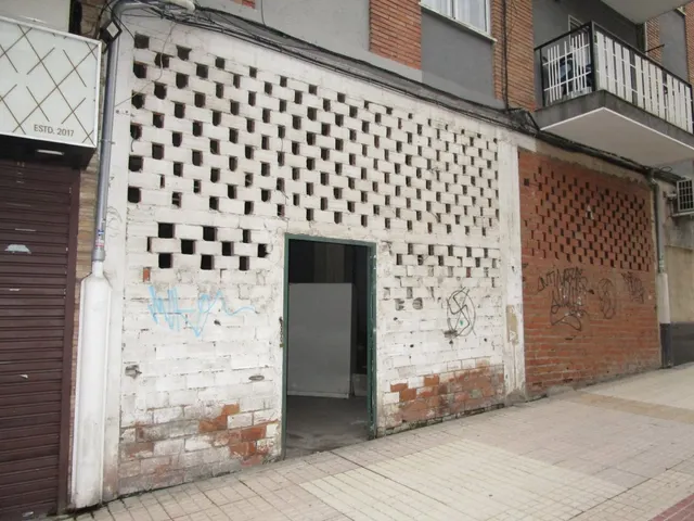 Urbis te ofrece un estupendo local comercial en venta en Garrido Sur, Salamanca. — 7