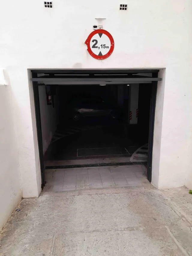 Plazas de Parking para COCHE o MOTOS en la Plaça Granollers de Mataró — 6