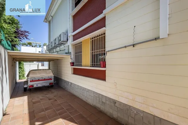 Chalet Exclusivo en Camino Bajo de Huétor — 34