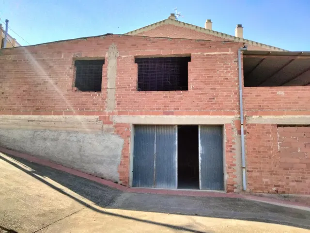 CASA POR TERMINAR EN RASQUERA - foto 3