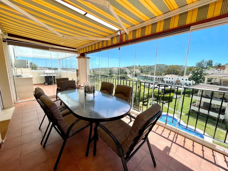 Ático en Venta en La Cala Hills, Mijas – ¡Sol, Espacio y Confort Todo el Año!