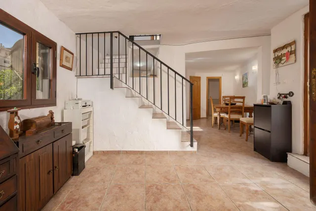 Tradicional casa de pueblo ubicada en Tolox — 10