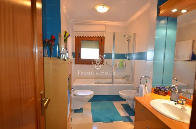 Casa con piscina en venta con vistas espectaculares en Alella — 41