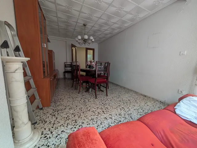 4 DORMITORIOS ,,, PISO ,, CERCA DE LA UNIVERSIDAD — 11