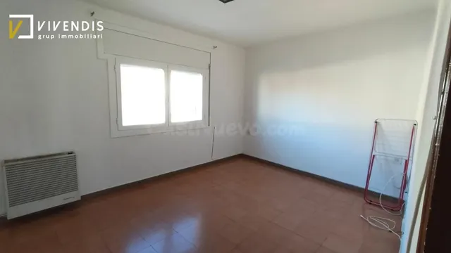 EDIFICIO EN VENTA - LINYOLA - foto 5
