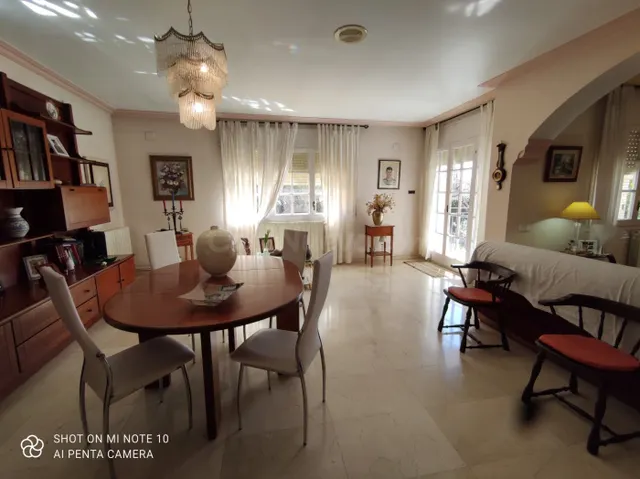 IMPRESIONANTE CHALET EN EL CENTRO DE VENDRELL - foto 4