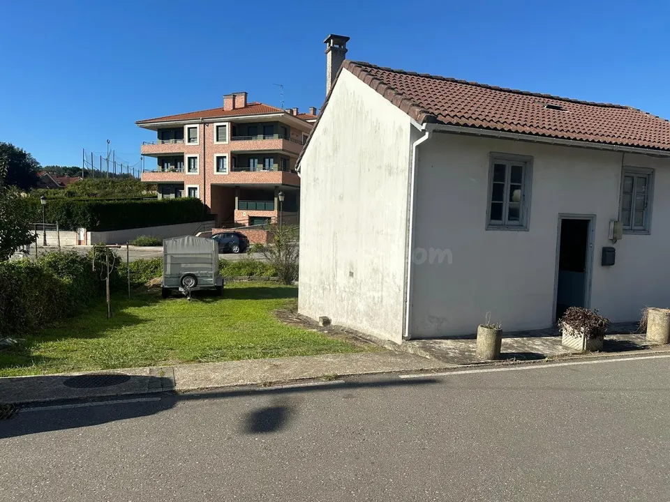 Encantadora Casa de Pueblo en Soto del Barco - ¡Tu Refugio Ideal!  Cómpralo por 321€ / mes