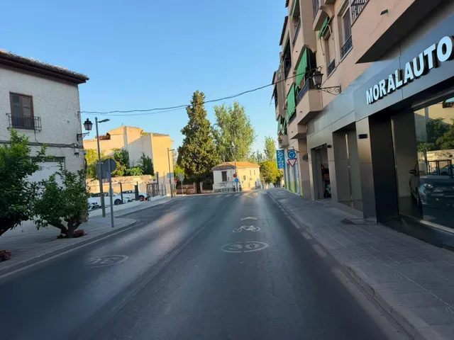 Plaza de garaje cerrada en el centro de La Zubia — 6