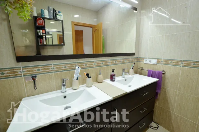 Respira paz entre el mar y la montaña en este exclusivo chalet pareado reformado con piscina privada, solárium y parking — 41