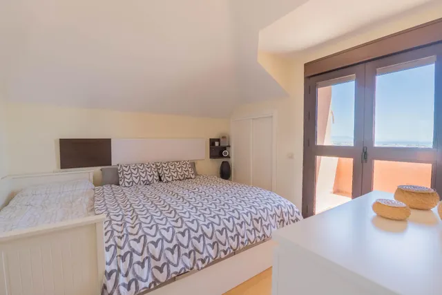 Chalet con Vistas al Mar  y la Montaña – Ubicación Privilegiada — 6
