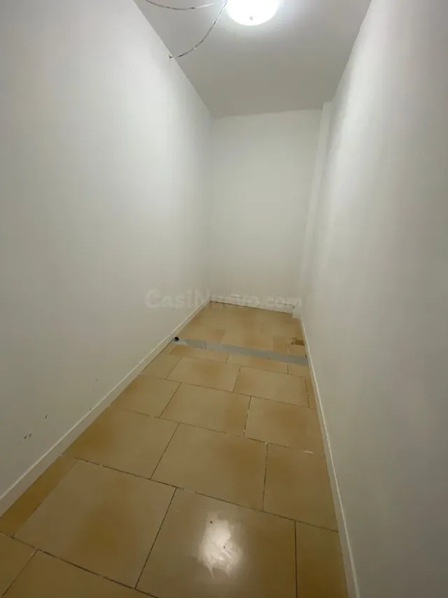 TRASTEROS EN ALQUILER EN LA CALLE HERNÁN CORTÉS - foto 2