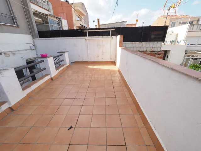SE VENDE LOFT EN TERRASSA, ZONA LA MAURINA