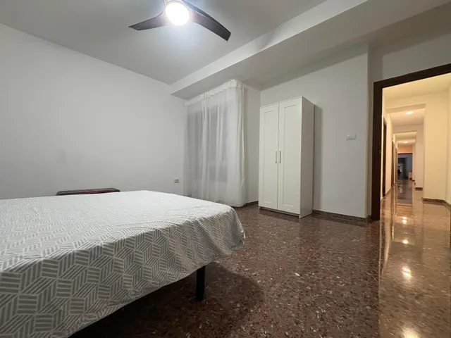 AMPLIO PISO EN PLENO CENTRO DE LLIRIA — 21