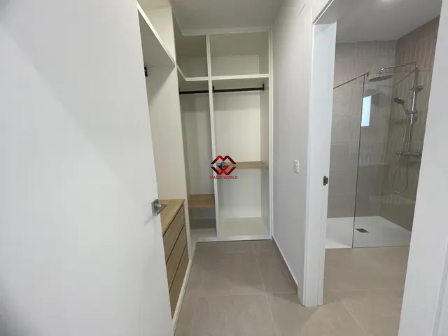Chalet independiente de diseño con piscina privada y jardín en Heredades — 30