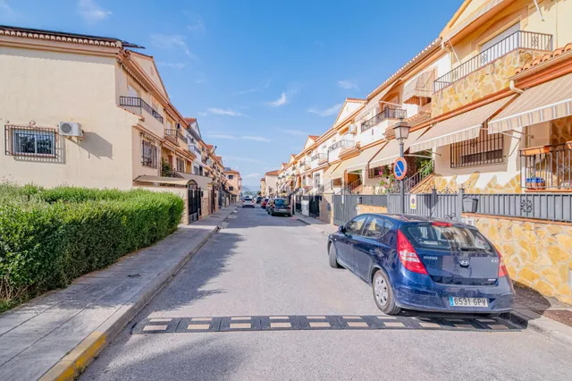 Fantástica casa adosada con gran patio, sótano habitable y excelente luminosidad !! — 41