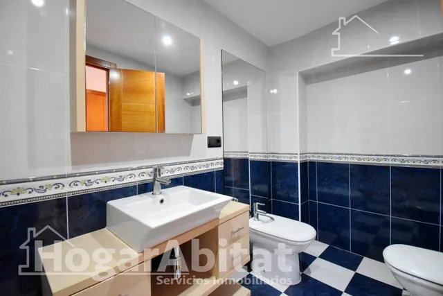 Espacio familiar y comodidad absoluta en este piso totalmente exterior con garaje privado cerrado — 46