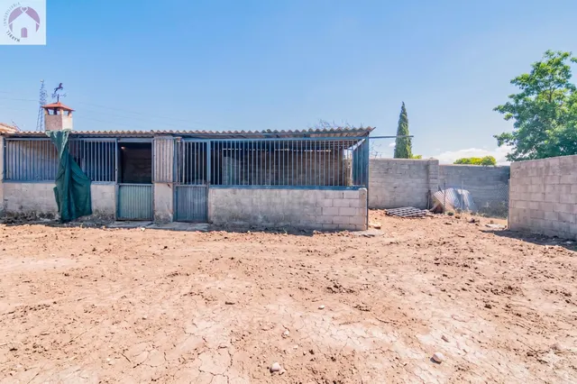 Finca en Atarfe con dos naves y cobertizo — 21
