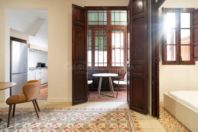 Elegancia junto al mar: fantástico piso reformado en el Caba